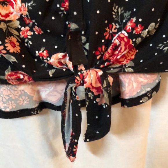 Ladies size medium top - Picture 4 of 13